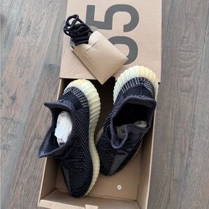 adidas Yeezy Boost 350 V2 Box
